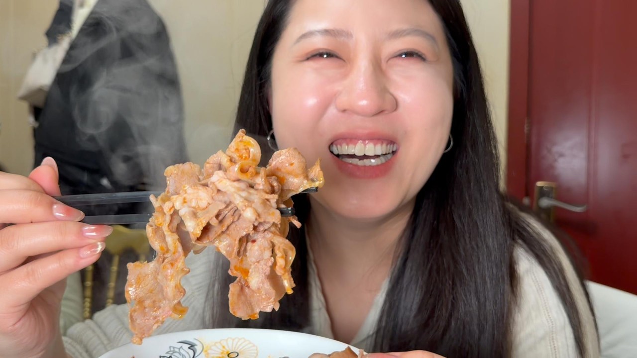 【寻尝姐妹】回河北过年了吃点好的，泥炉炖羊、羊蝎子再配上大串羊肉，真带劲