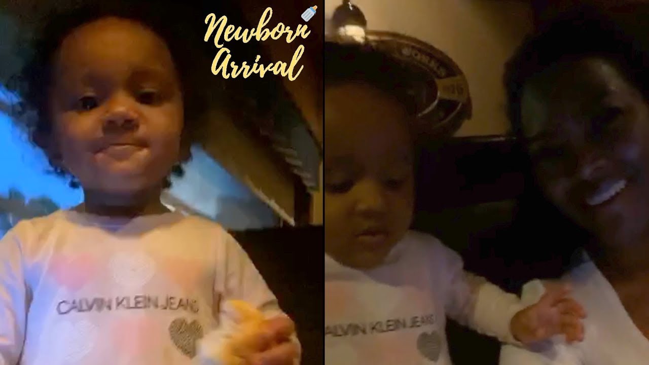 Kenya Moore Baby Girl Brooklyn Gets Busy At Red Lobster! 🌽