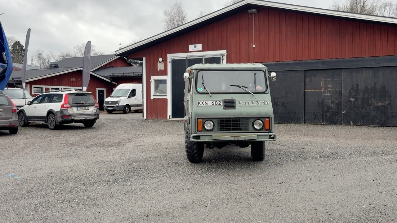 K&ouml;p Terr&auml;ngbil Volvo Valp C202 p&aring; Klaravik