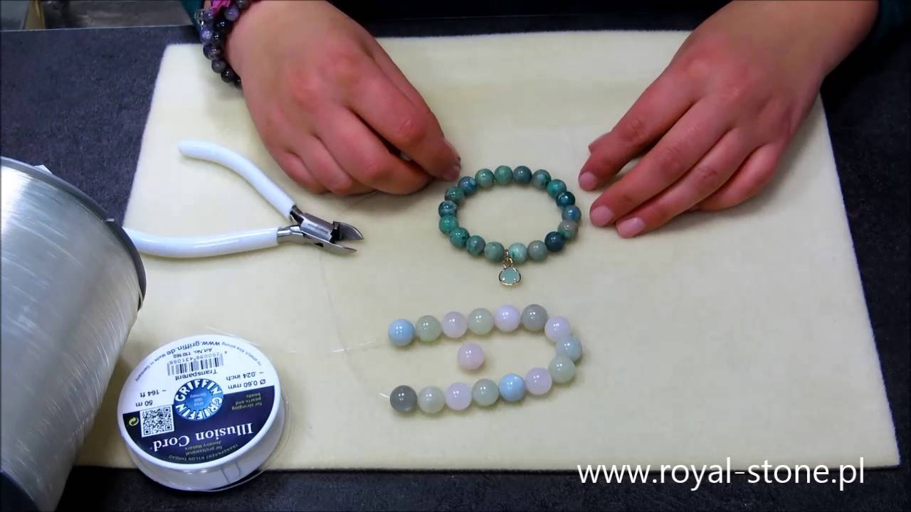 Bransoletka a gumce. wiązanie gumki w bransoletce na gumce