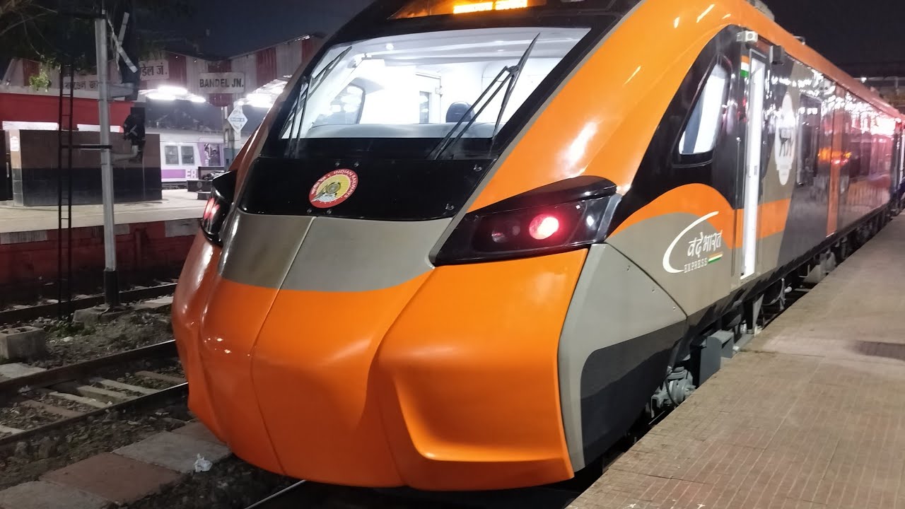 India's first ever Vande Bharat Sleeper arriving at Bandel Jn