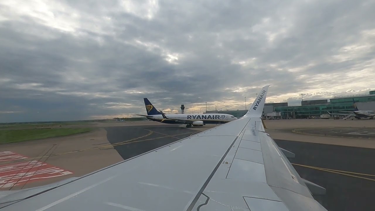 Ryanair flight - Manchester to Reus - full flight.
