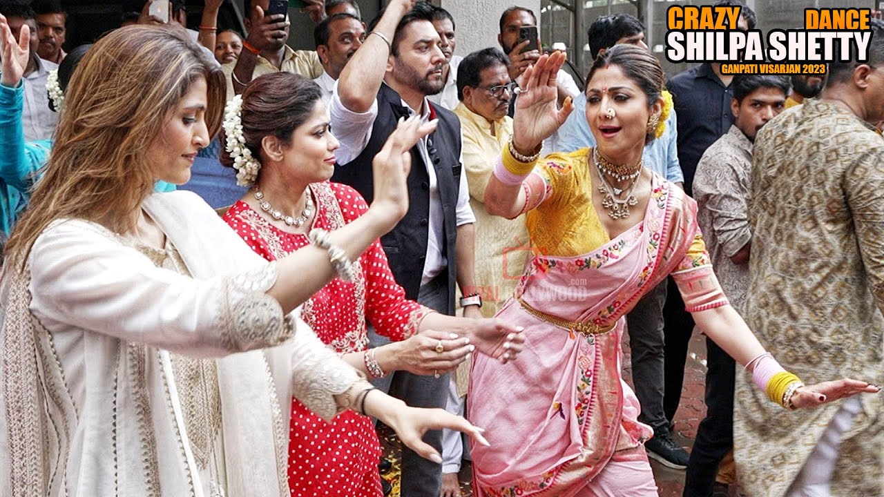 Shilpa Shetty CRAZY Dance at Her Ganpati Visarjan | Shilpa Shetty Ganpati Visarjan 2023