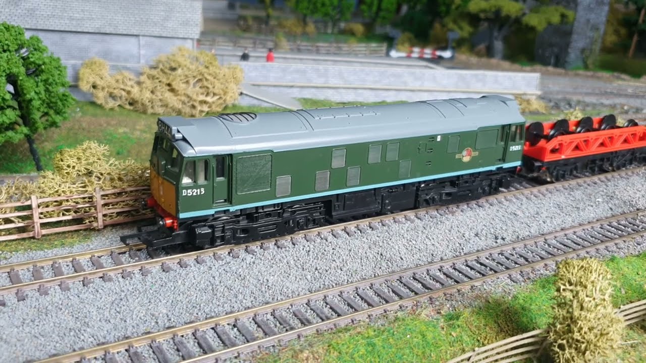 Hornby R2121 Class 25: Service Request