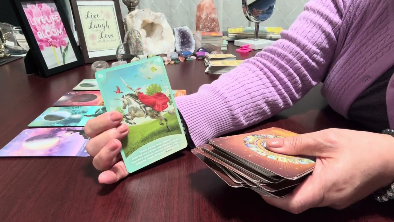 Make time for self love and everything else that you should claim are all for you in this reading 
