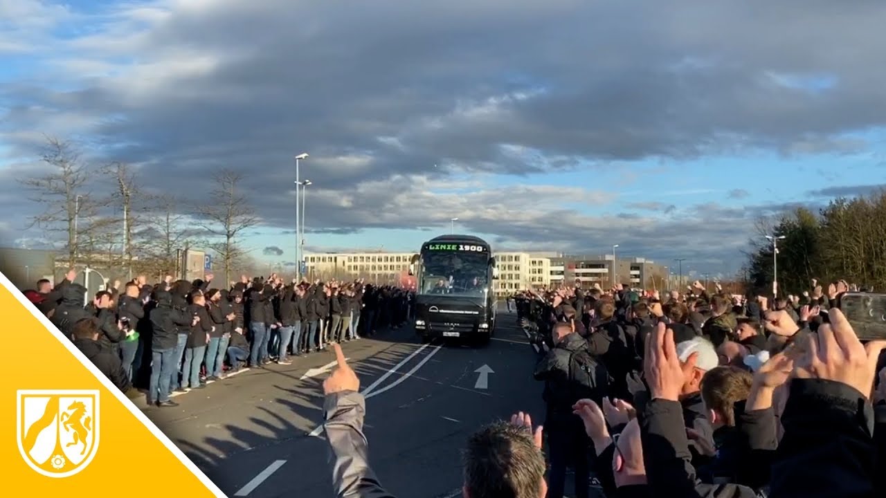 Fans feiern Borussia M&ouml;nchengladbach trotz Geisterspiel