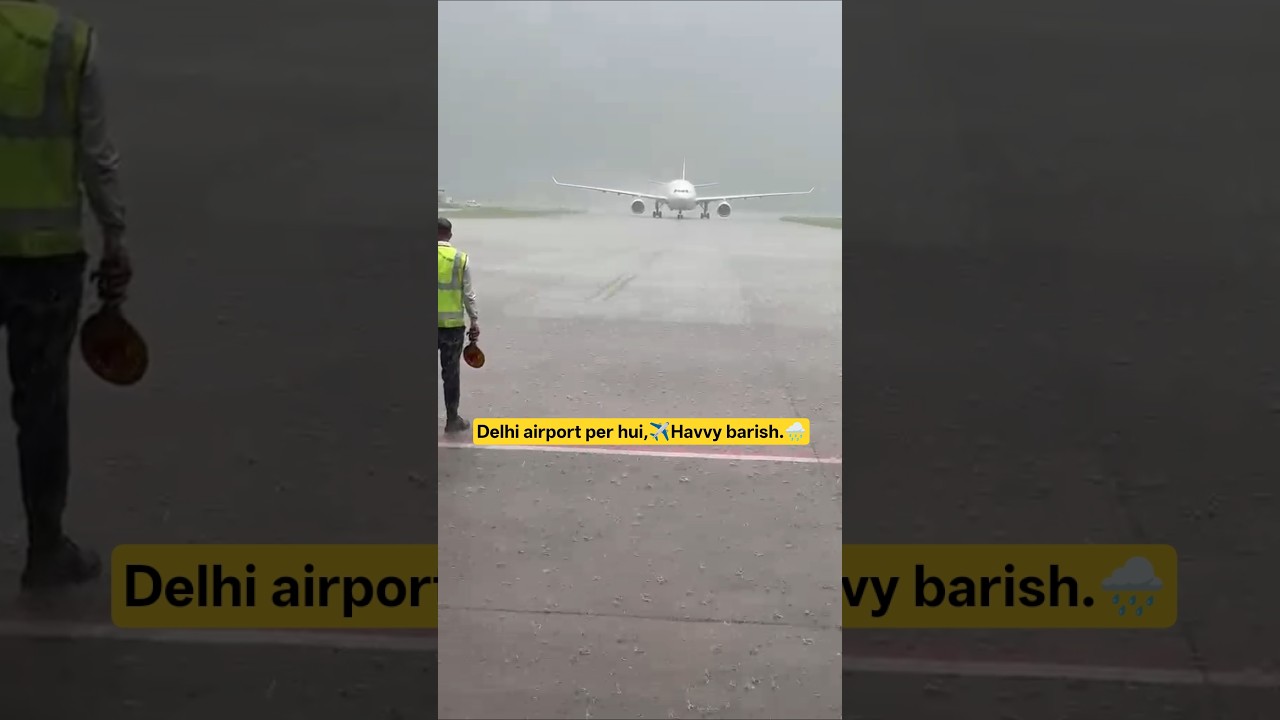 #DelhiAirport  ✈️🌧️🌧️🌧️ #Rain #Monsoon #IGIAirport #DelhiRain #Aviation #PlaneSpotting #AirportViews