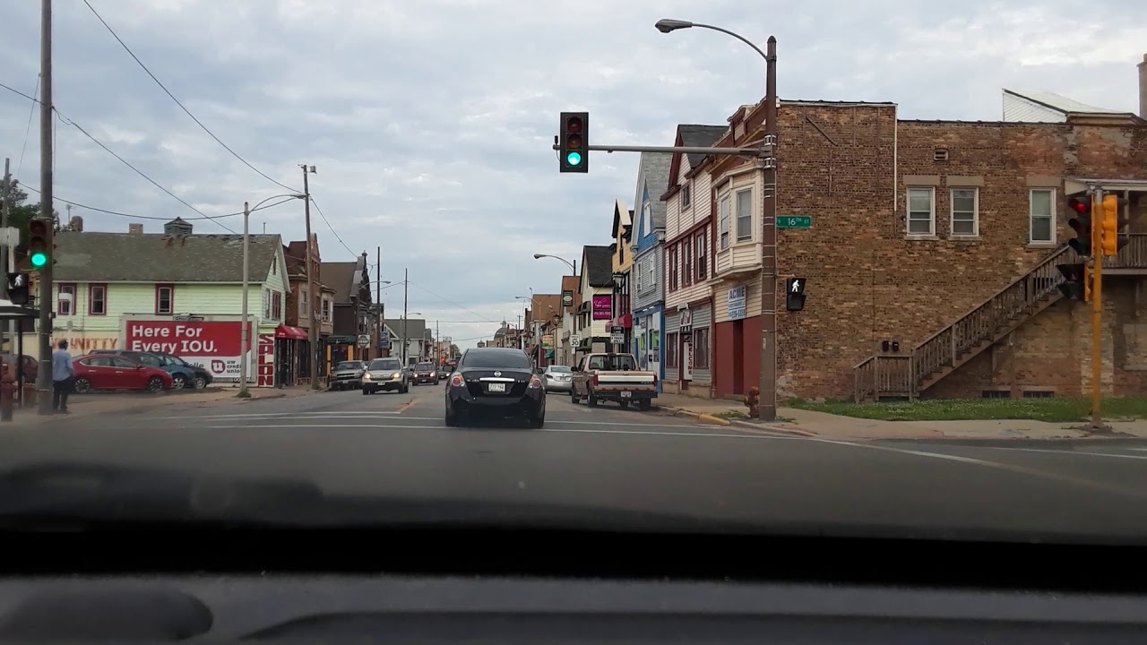 Milwaukee Wisconsin  Lincoln Ave  Vibrant South Side Hispanic Inner City - July 2019