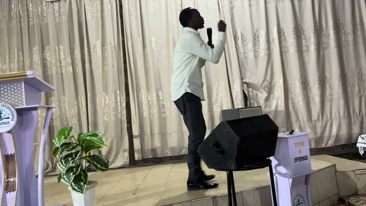 PRESIDENT RUGENZA IMWUKA 7 ITAGOMBA KUBARIZWA MUBUYOBOZI   AHUGUYE UBUYOBOZI BUSHASHA 