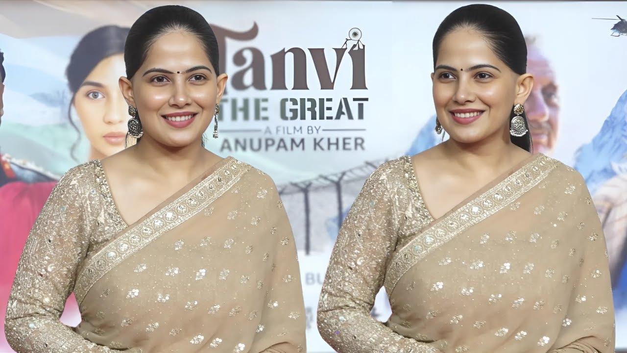 Jaya Kishori looks beautiful in saree as she poses with Anupam Kher at ‘Tanvi The Great’ Premiere