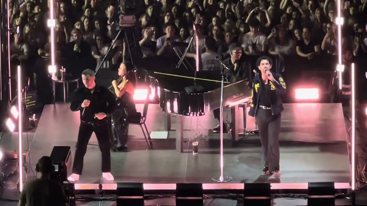 JONAS BROTHERS - Take A Breath / When You Look Me In The Eyes (Vienna 22.9.2024)