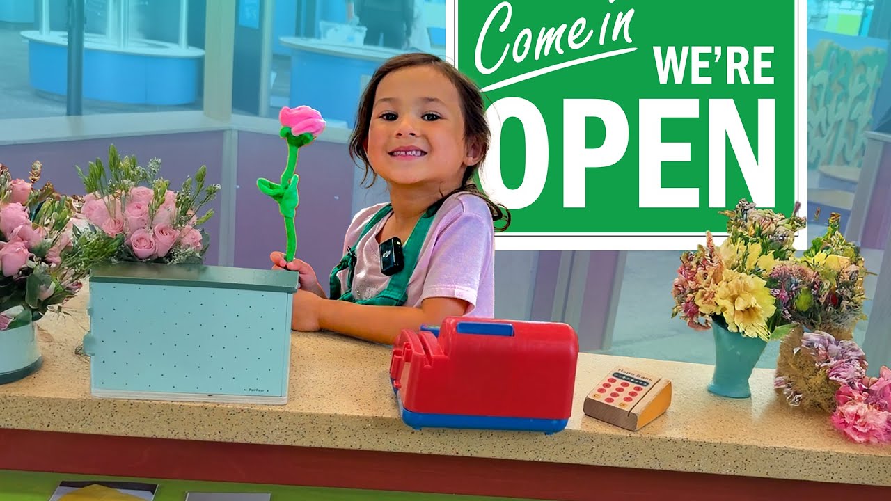 Oak Opens a FLOWER STORE?! (Climbing 3 story playground) at Magic City Childs Museum