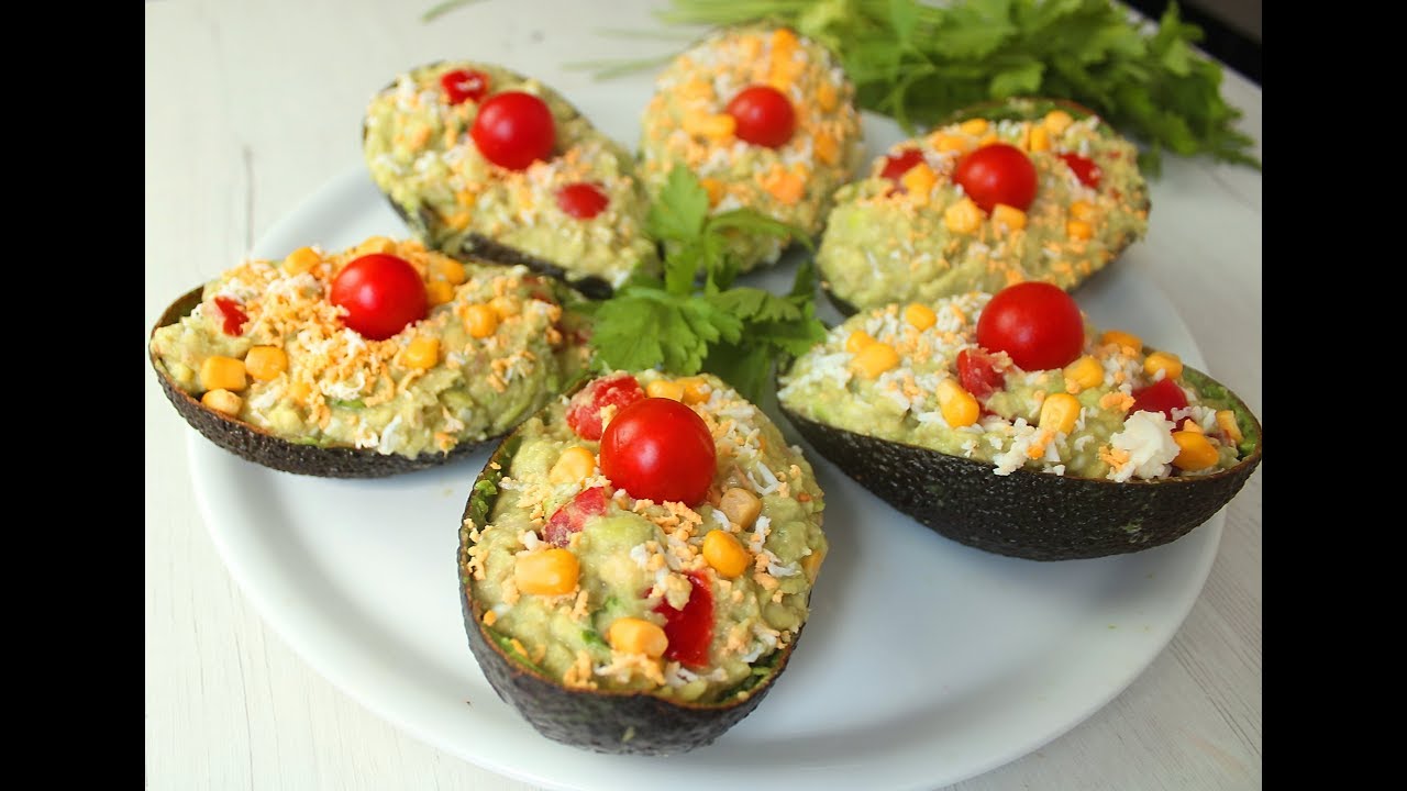 Sabrosos aguacates rellenos de atún y salsa rosa ¡ receta en frio y muy fácil !