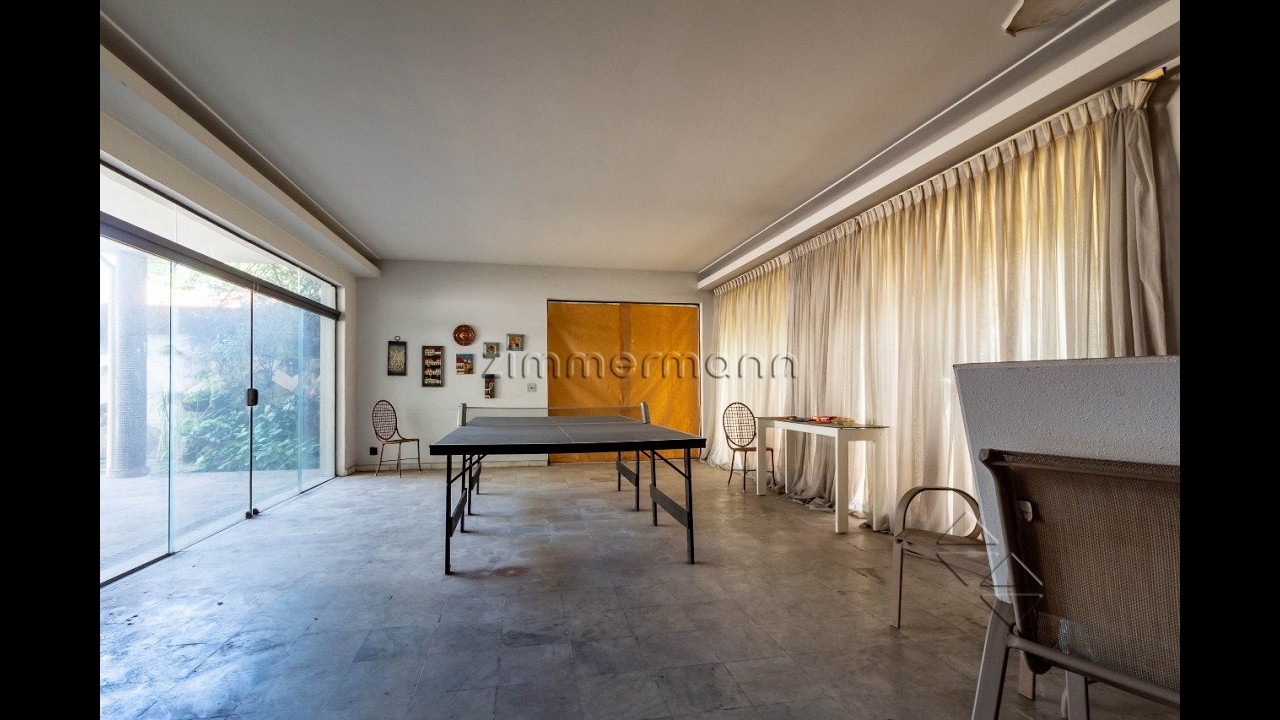 Casa sobrado 4 dormitórios e 4 vagas em Vila Romana | Rua Jaricunas
