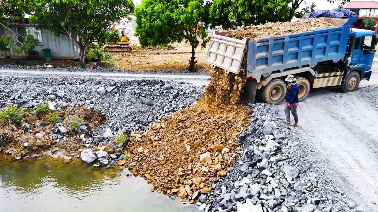 Wonderful Process! Amazing New Landfill using 10wheel Trucks and push fill by Dozer KomatSu
