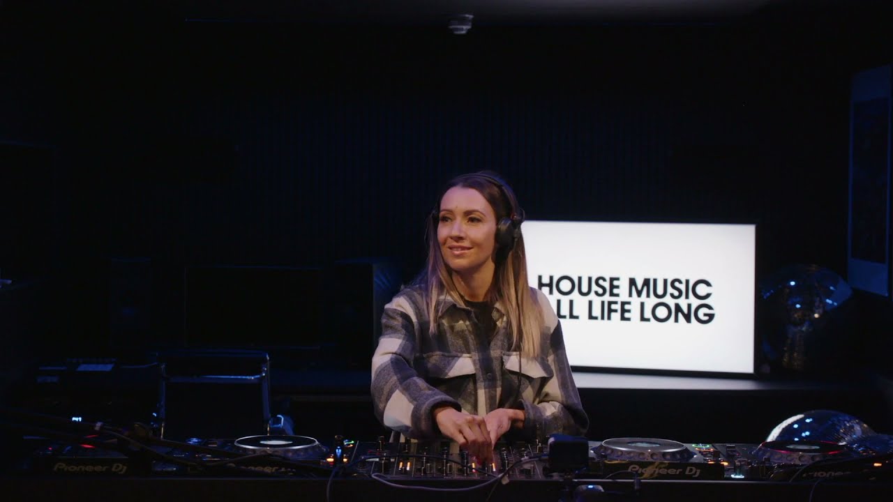 Kellie Allen in The Basement (PIV x Defected) (Deep Minimal House Music Set)