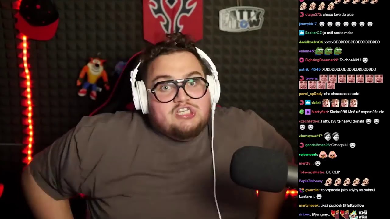 FattyPillow Reaguje Na Ondru Vlčka  (Reakce)