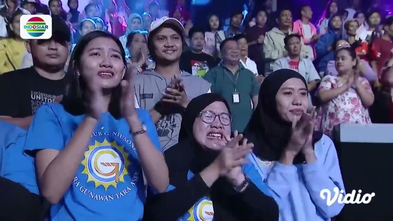 Komentator Berhamburan Peluk Gunawan Indonesia Ada Apa? | D'Academy Asia 6