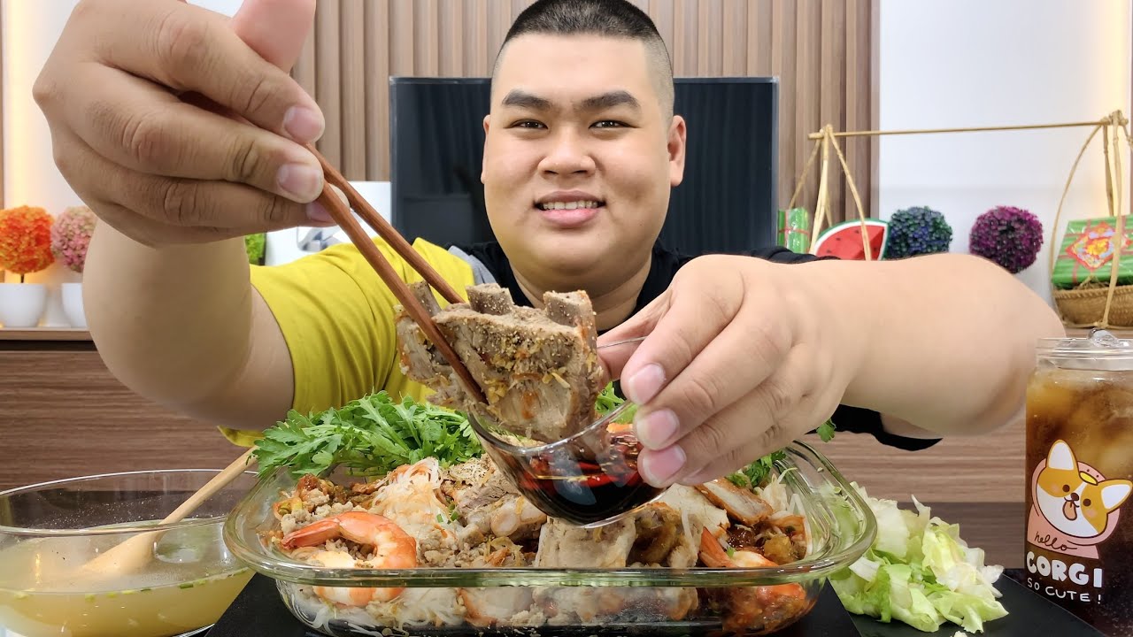 Xử Nhẹ Tô Hủ Tiếu Cả Cần Với Những Miếng Sườn Sụn Mềm Tan Ngọt Lịm Và Xá Xíu Thơm Phức | Tập 272