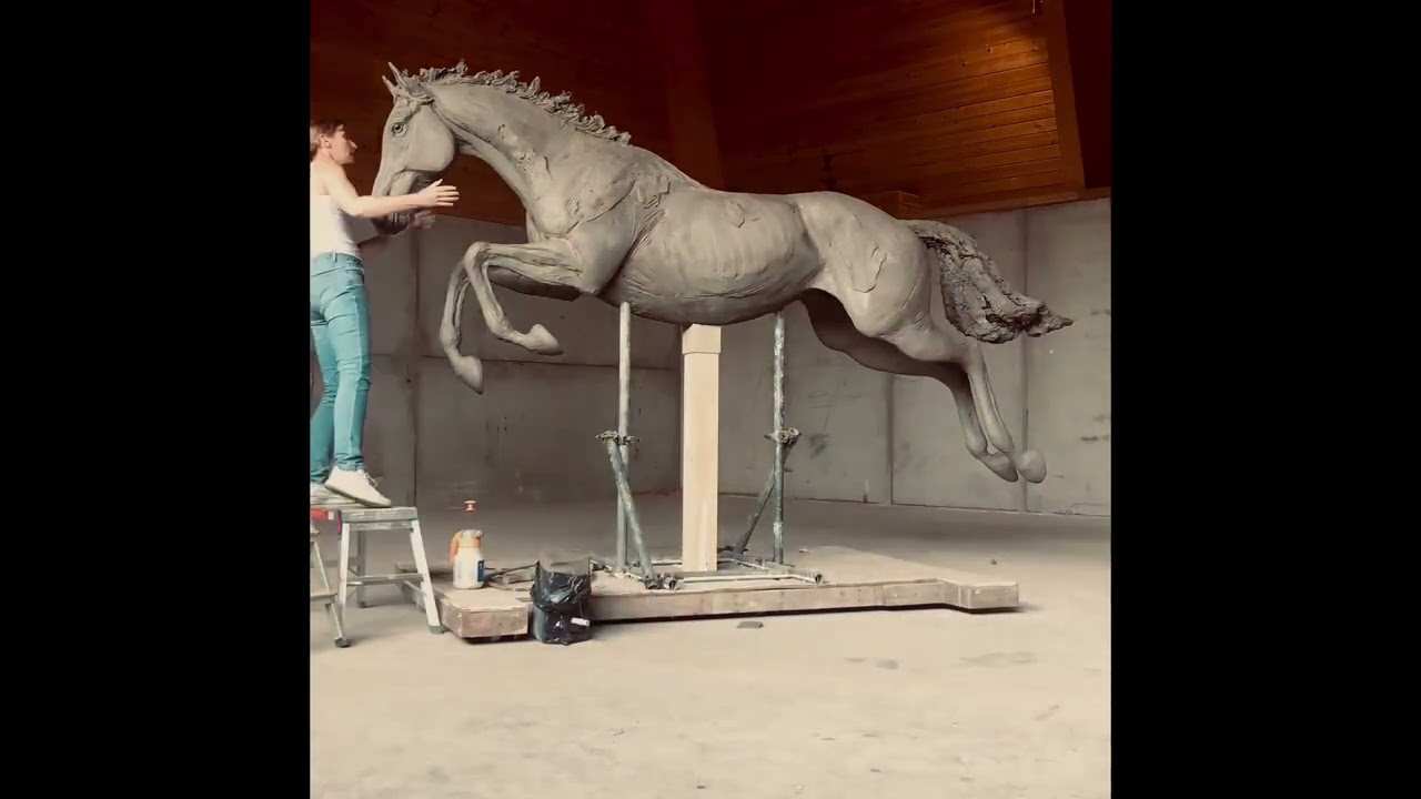 Sculpting life-size event horse &lsquo;Blackfoot Mystery&rsquo;