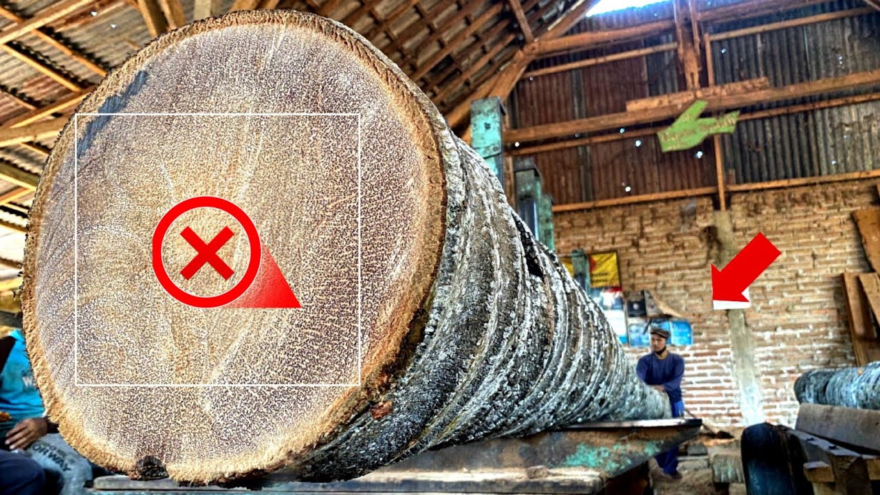 Easy Way to Saw Long Coconut Logs into Blocks for A Warehouse