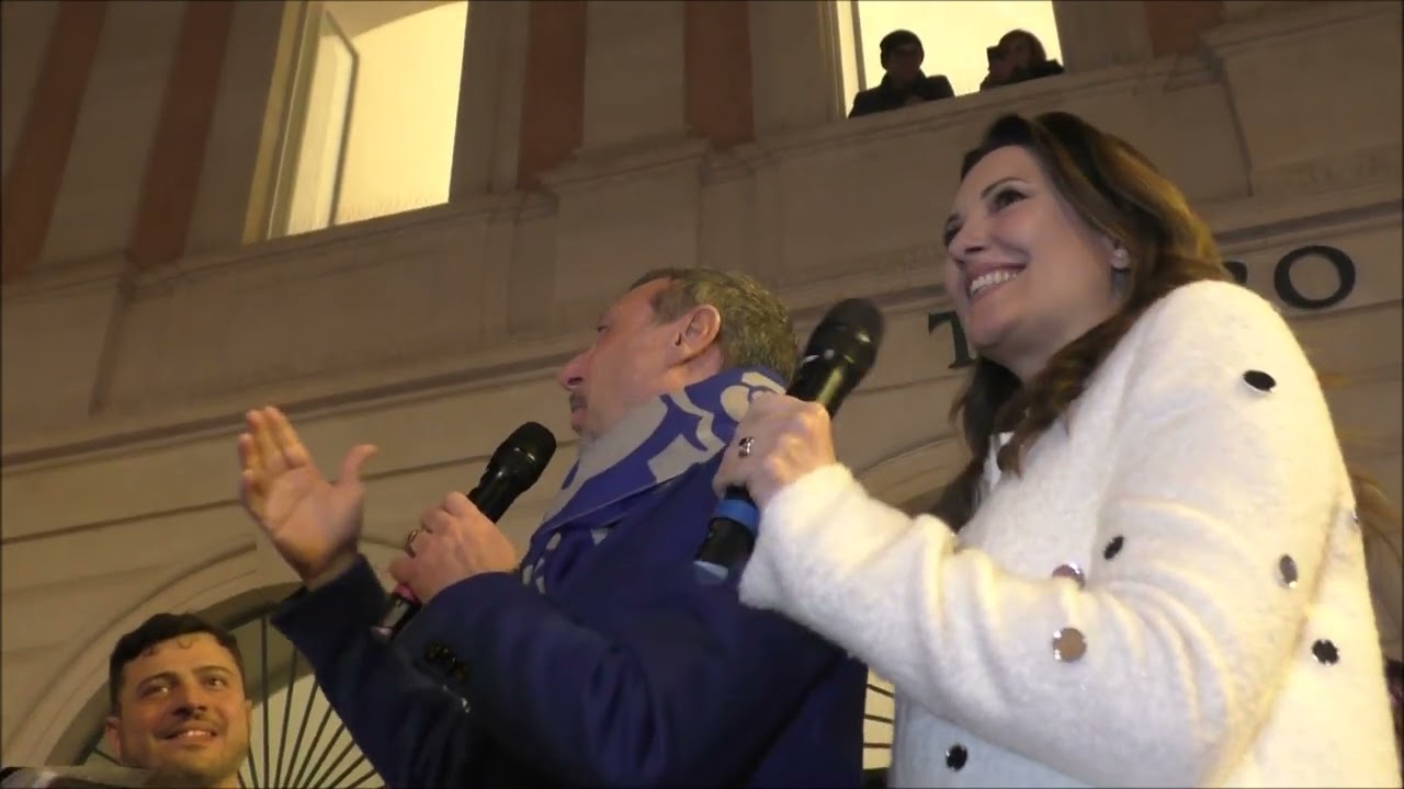 Amadeus e Giovanna Civitillo al Carnevale di Putignano 2024 ( discorso inziale e taglio del nastro)