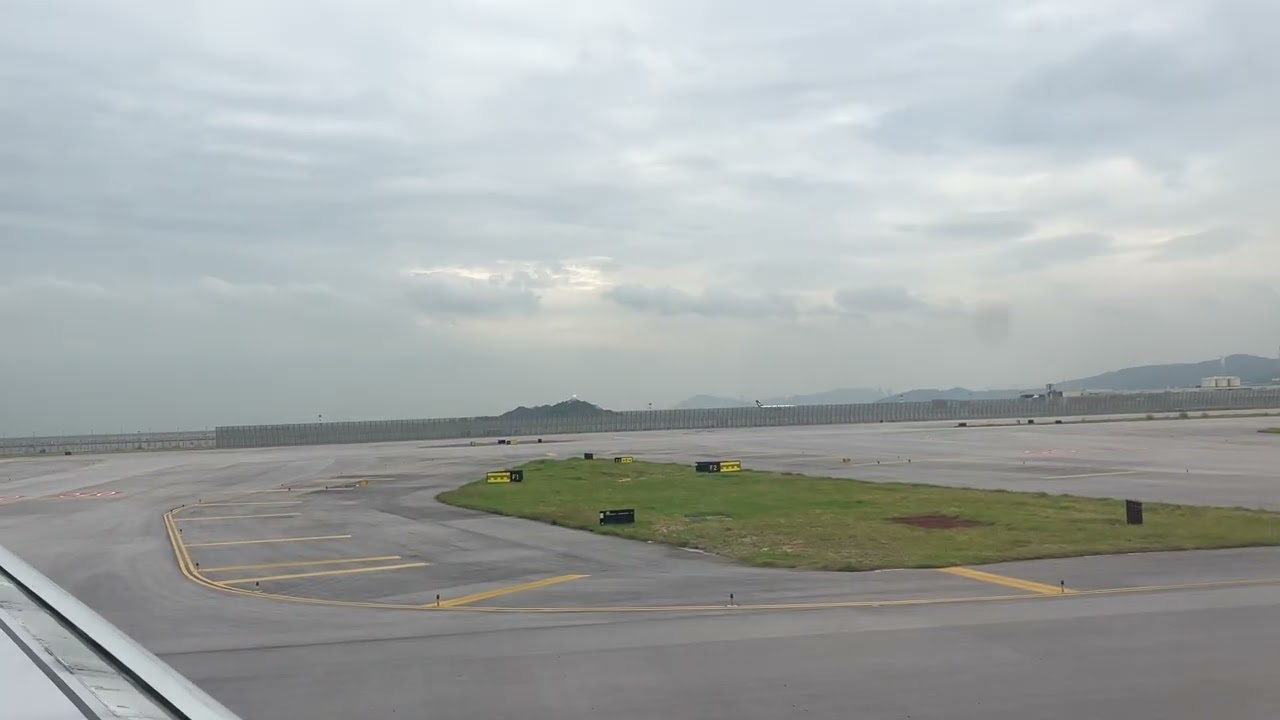 HKG 07C DEP UO A320 B-HSL