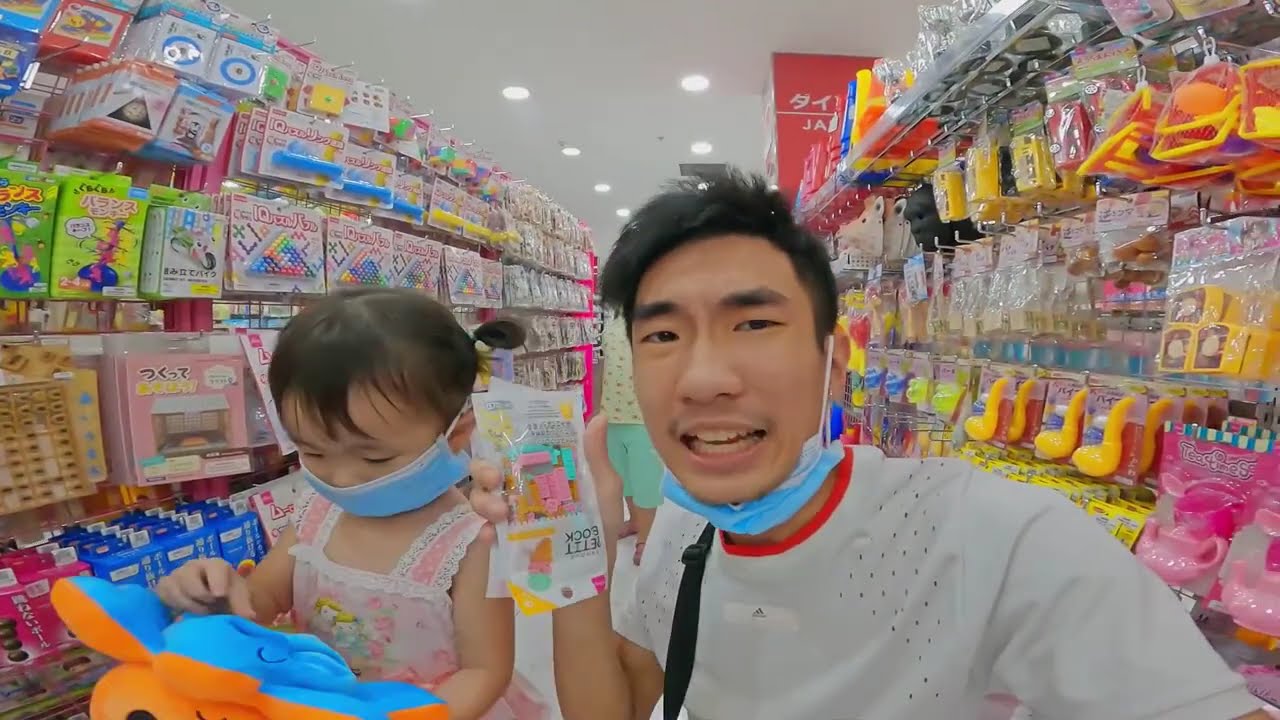 Chippy mua cho TẤT CẢ ĐỒ TÍ HON và ba - Bé Chippy Siêu Quậy Cùng | gia đình vui nhộn chippy