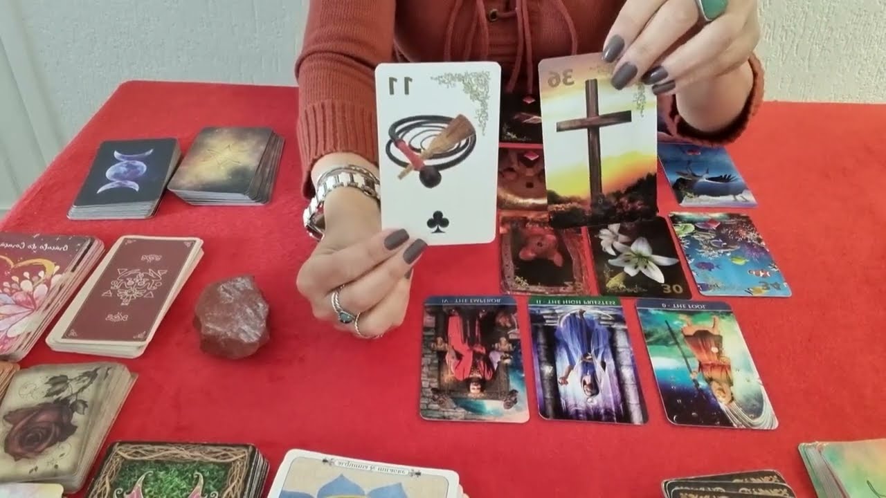 🎇🧿ESSE SILÊNCIO SERÁ QUEBRADO?? O QUE ESTÁ PENSANDO E SENTINDO?? - 🤐💔Tarot Responde