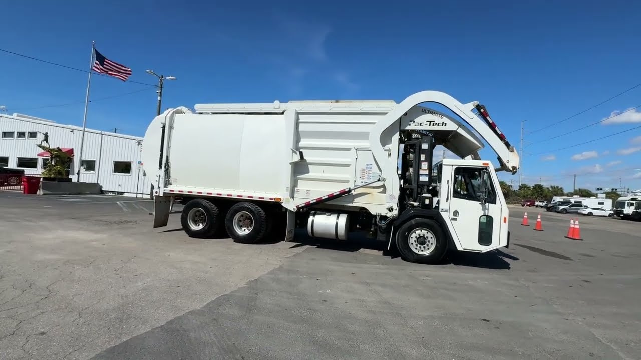 2024 Battle Motors LET2 40yd Pac Tech Front Loader Garbage Truck - 108533