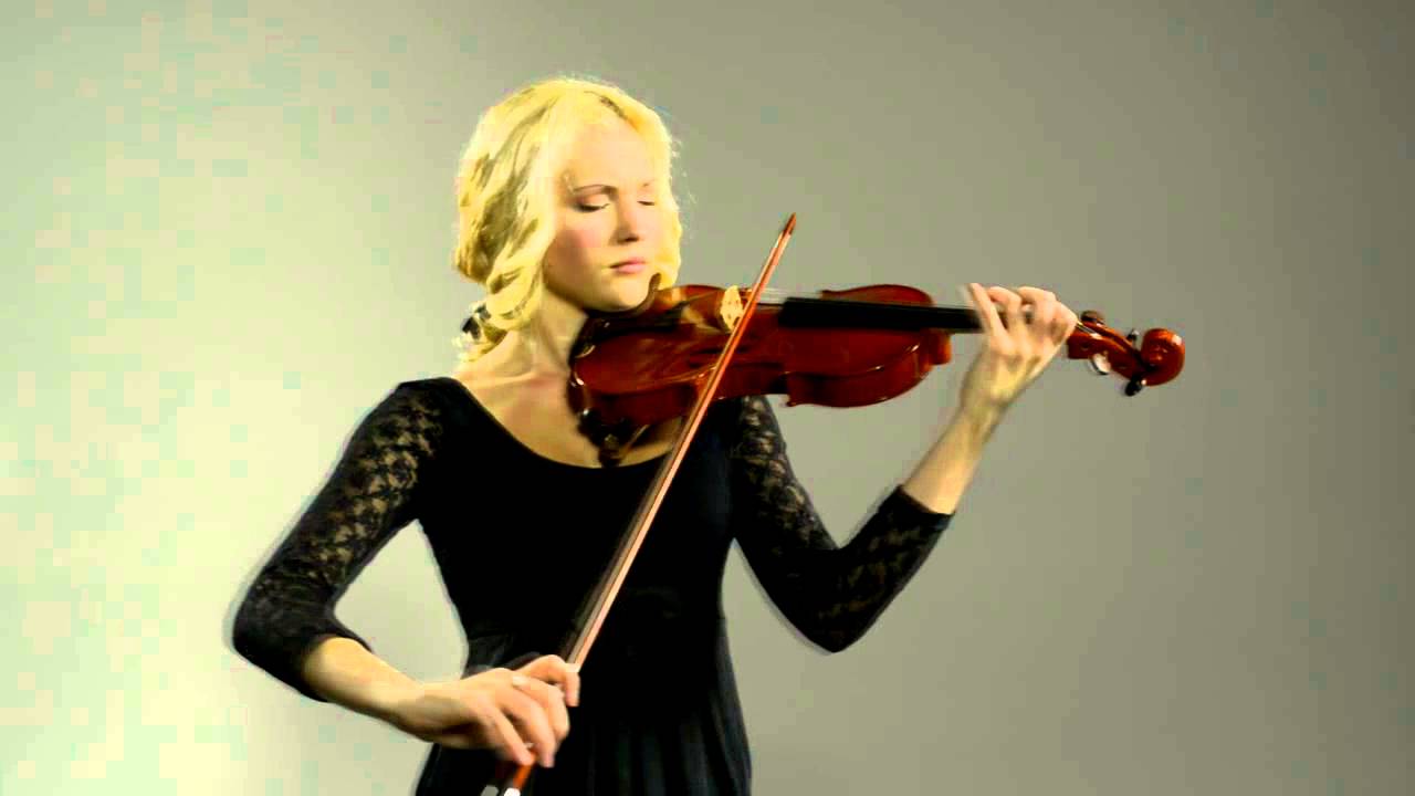 Anastasiya Petryshak suona un violino di Lorenzo Cassi del 2013