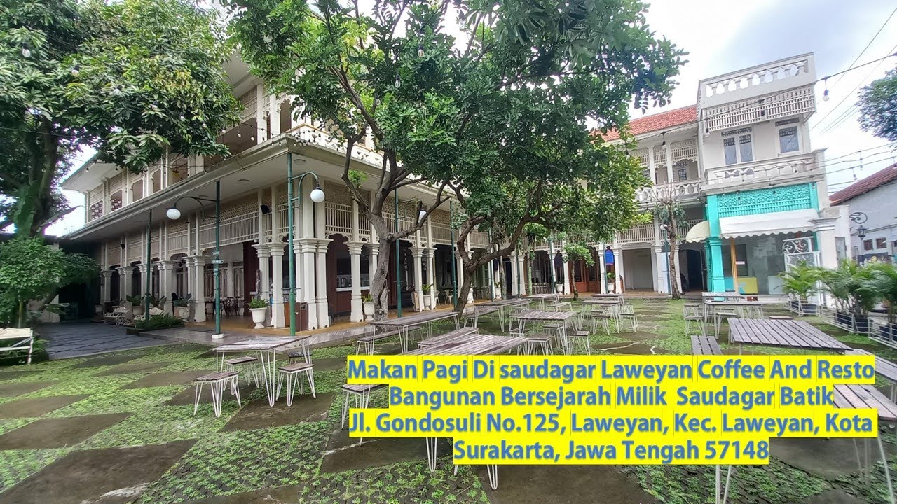 Sarapan Di Rumah saudagar Batik Laweyan : Saudagar Coffee & Resto