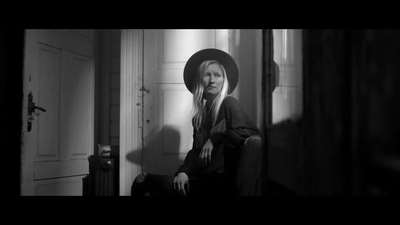 PORTER / KARCZEWSKA - On The Wrong Planet (Official Video)