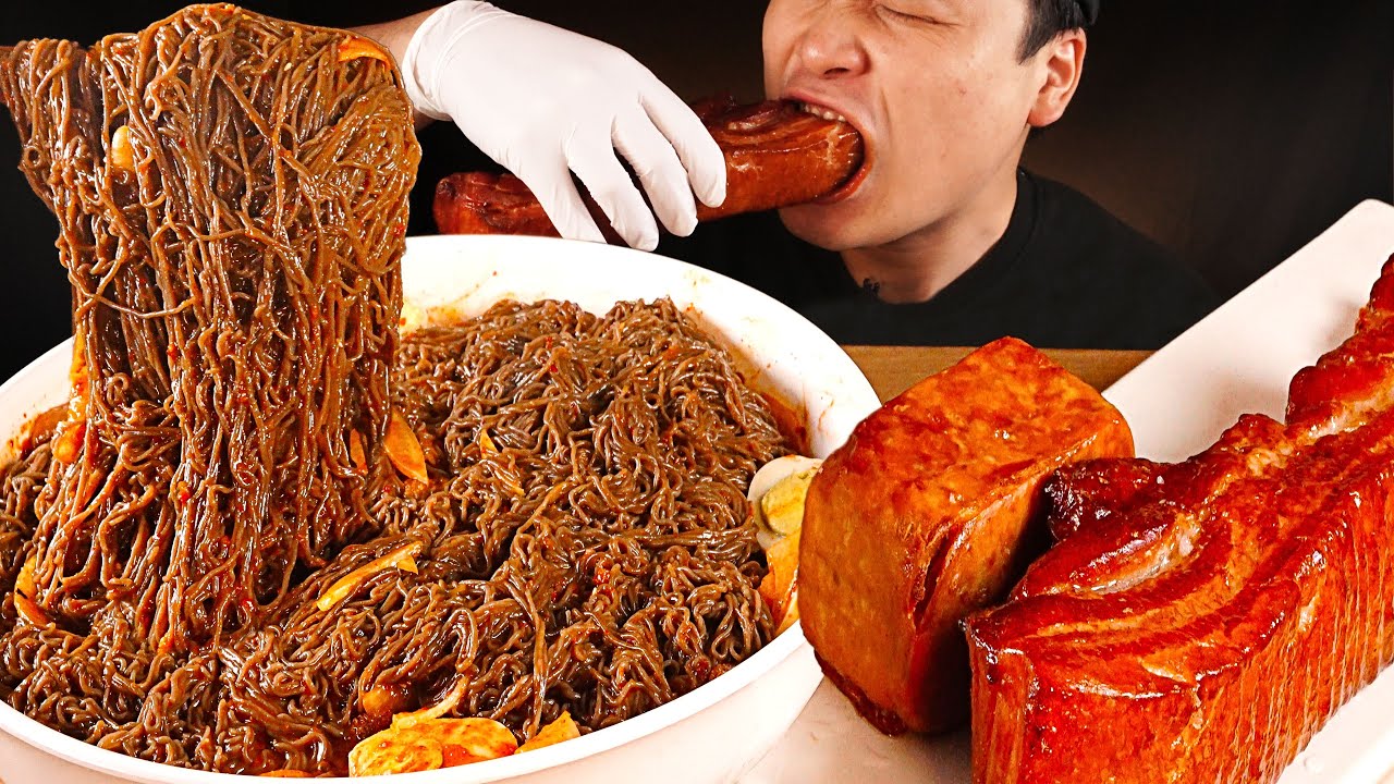 매콤쫄깃한 송주불냉면과 훈제통삼겹, 스팸 먹방~!! 리얼사운드 ASMR social eating Mukbang(Eating Show)