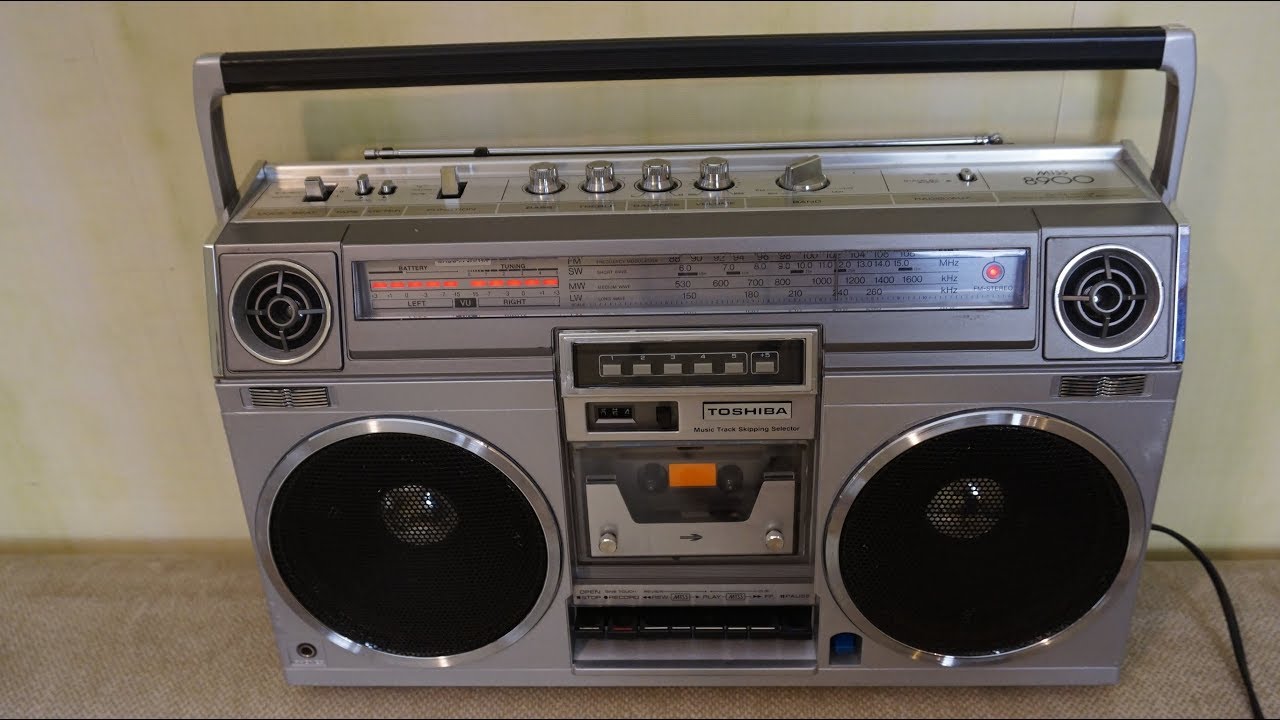 Toshiba RT-8900. Формула успеха: красота+звук+простота