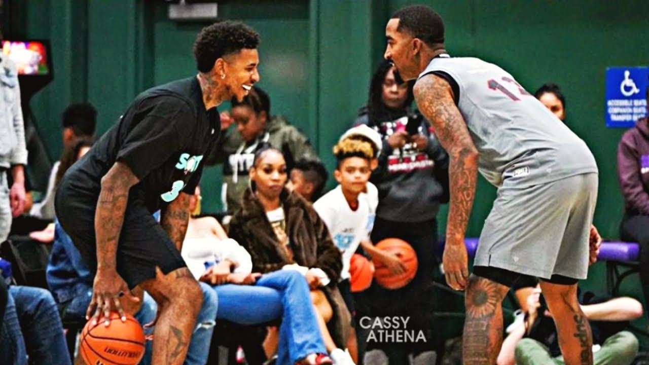 NICK YOUNG & JR SMITH GO AT IT (Black Santa Basketball Game!)