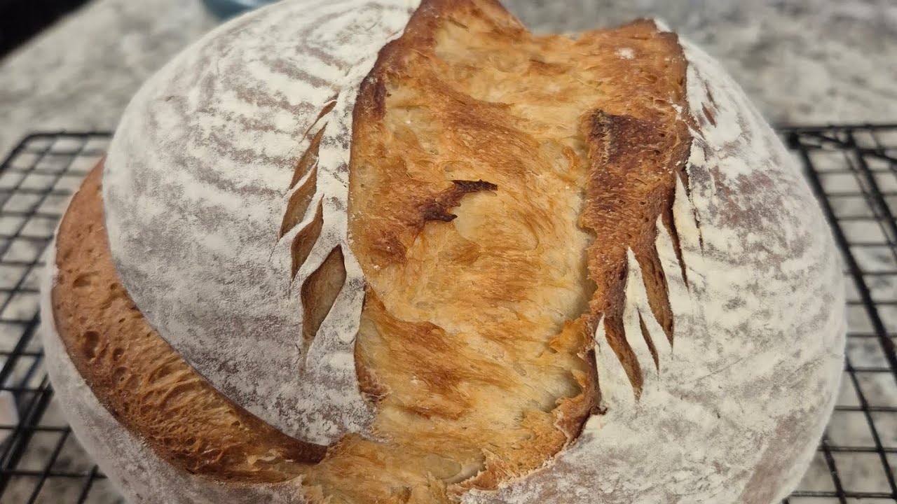 Step by step, beginner friendly sourdough recipe. #sourdough #stepbysteptutorial 