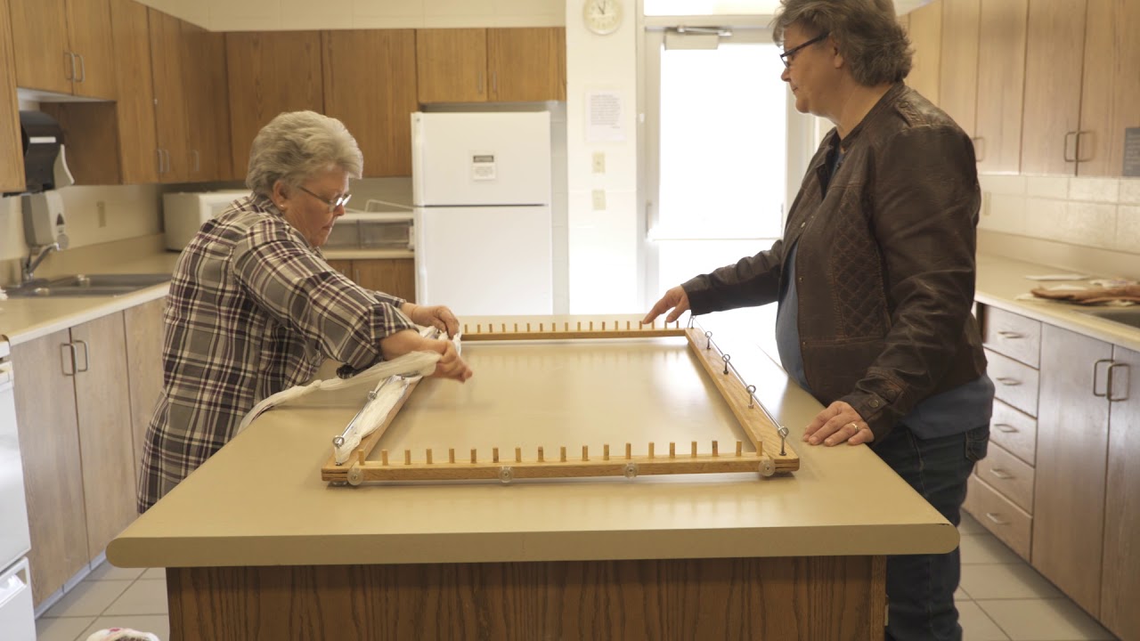 Weaving Plarn Mats at Launfal
