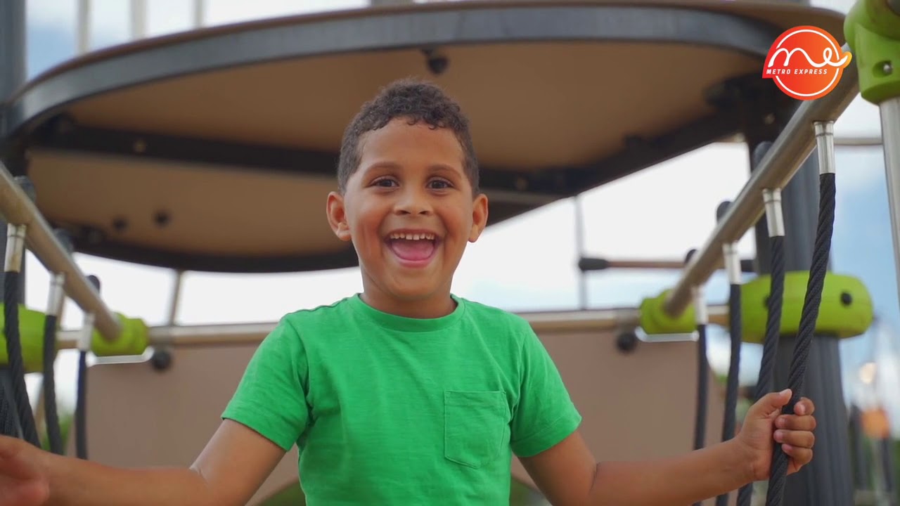 Eb&egrave;ne Recreational Park is open to public on Mondays to Sundays from 05:00 AM to 08:00 PM.