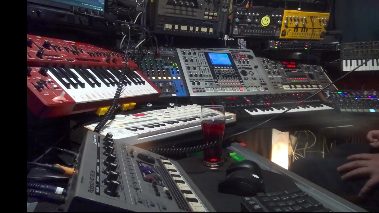 This is Fresh II - Oldschool Techno House Live set