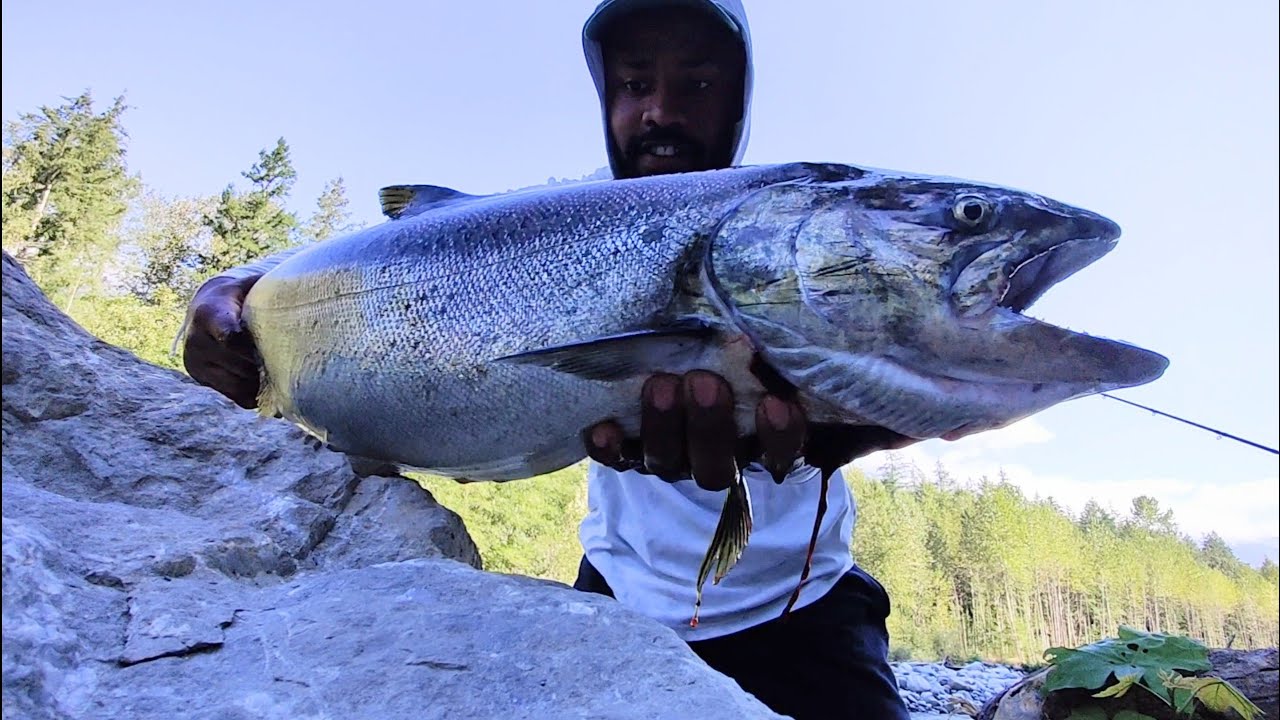 SUMMER CHINOOK SALMON FISHING IN BRITISH COLUMBIA | OUTDOOR REFUGE