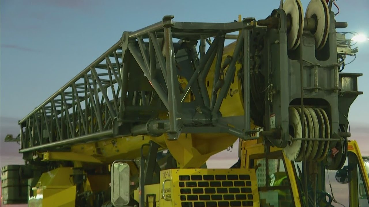 Big Crane Shows Up At DIA For Next Phase Of Construction