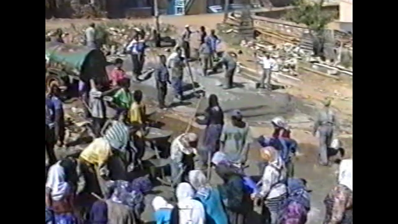 Göynem yukarı caminin İmece usulüyle zemin betonu atılışı - 20.07.1993