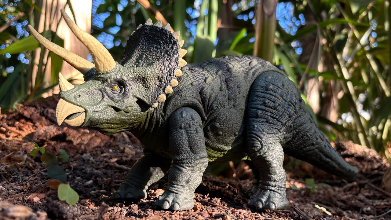 Jurassic World Legacy Collection Reimagined Triceratops Review