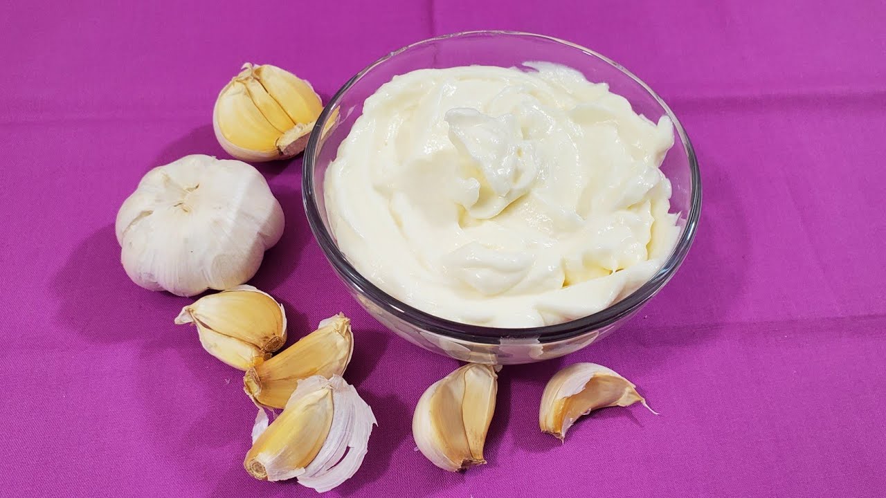 طريقة تحضير صلصة الثوم او صلصة الثومية Best garlic sauce, toumieh sauce recipe