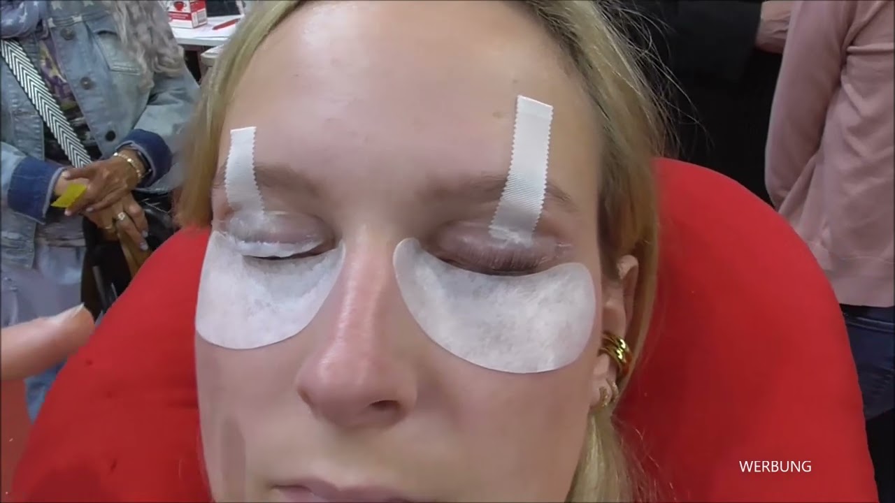 Wimpernwelle auf der Beauty- der genaue Ablauf