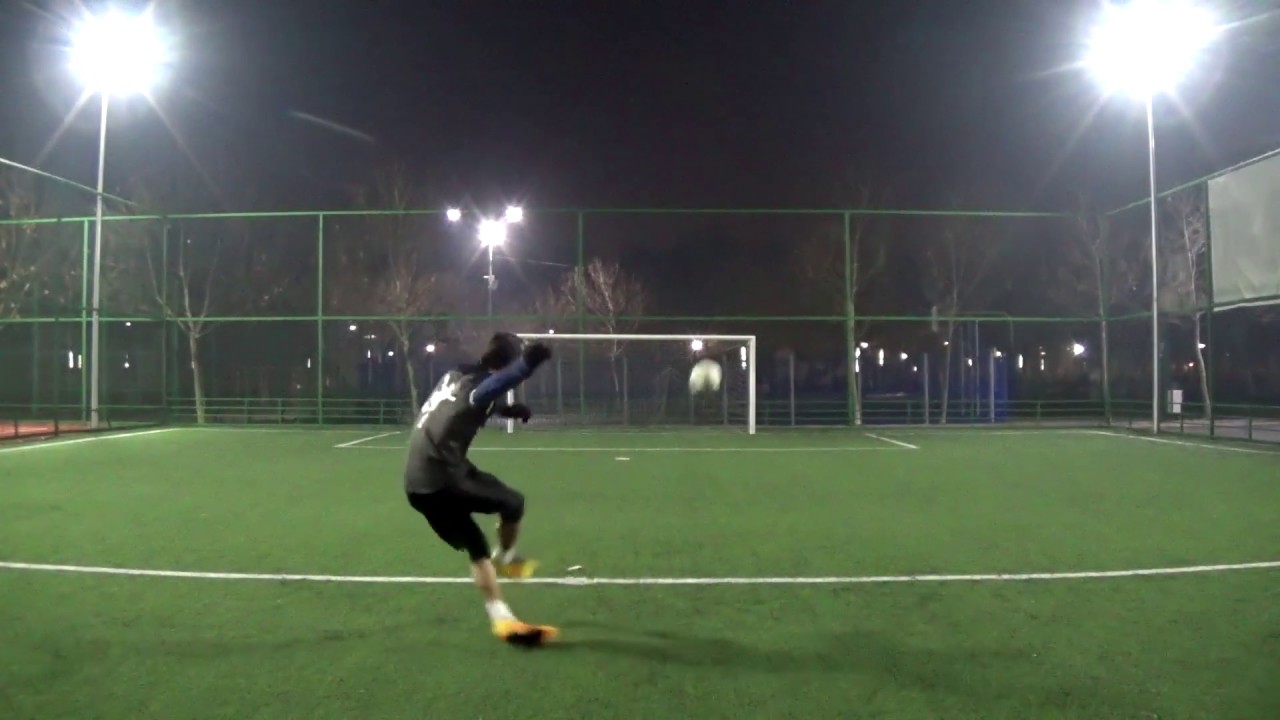 sut la poarta #92531