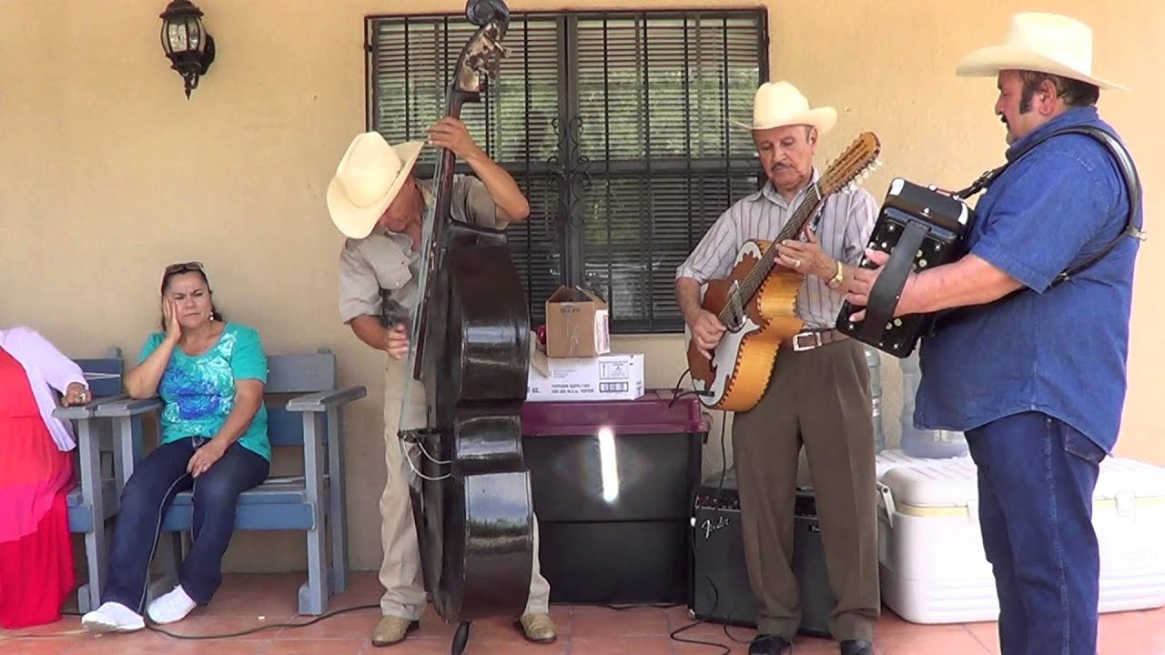 Los Donnenos- Huapango