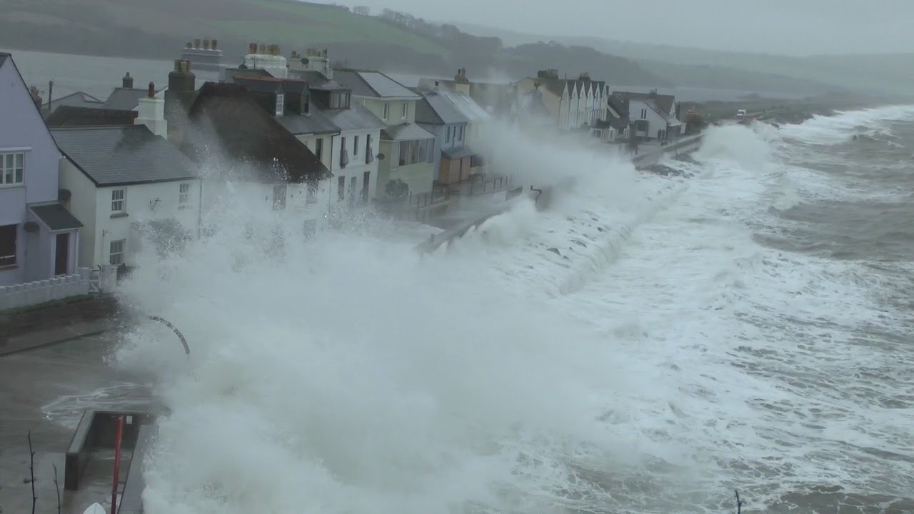 Storm force waves hit Torcross once again 