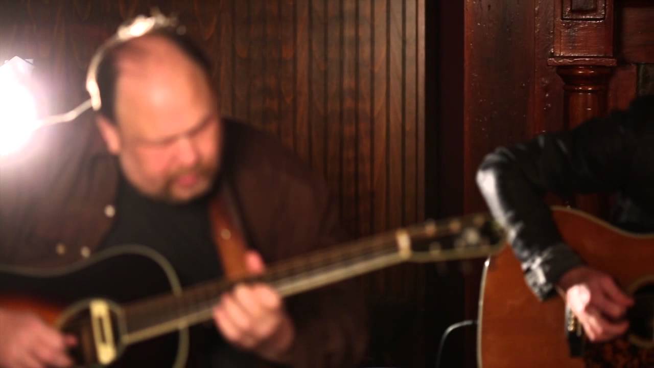 LR Baggs | In The Round
